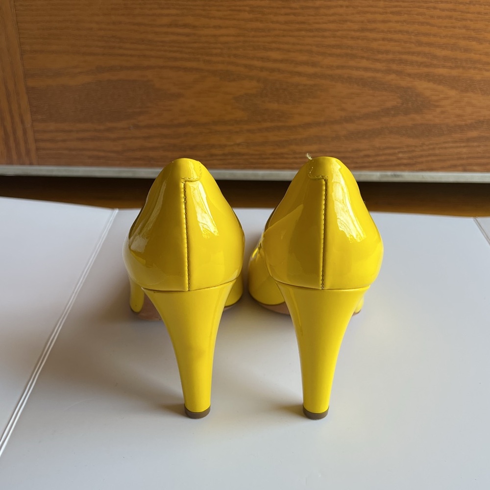 Classic Vintage CELINE Yellow Patent Leather Pumps / Heels Round Toe - Picture 4 of 6